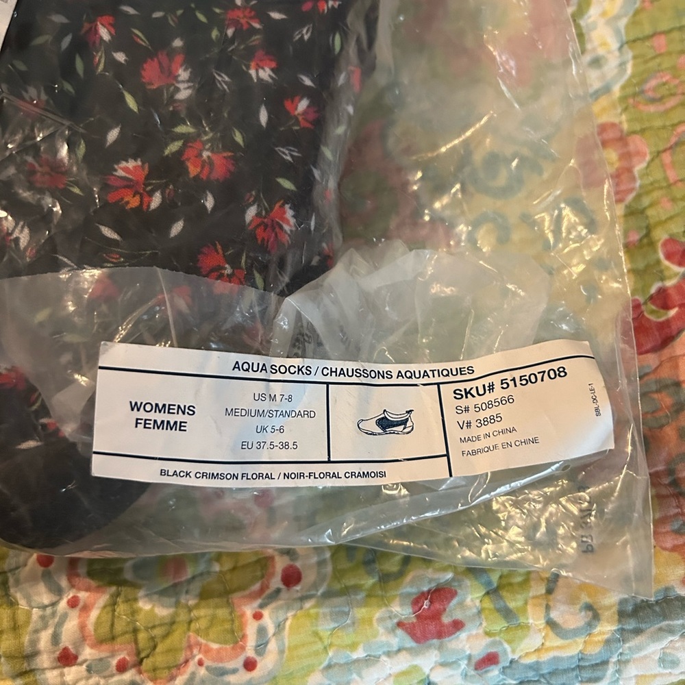 Lands End Water shoes   New with tags